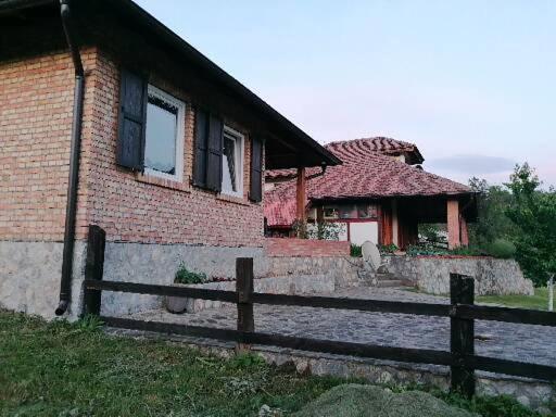 Apartman Gradac Deguric Валево Екстериор снимка